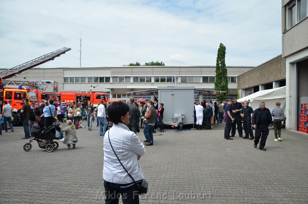 Tag der Offenen Tuer BF Koeln Weidenpesch Scheibenstr P690.JPG